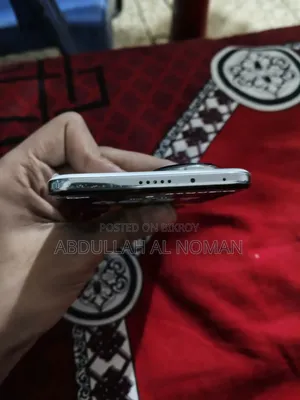 অনার ২০০ ৫১২ জিবি সাদা