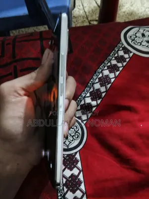 অনার ২০০ ৫১২ জিবি সাদা
