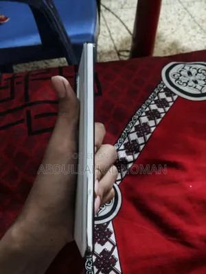 অনার ২০০ ৫১২ জিবি সাদা