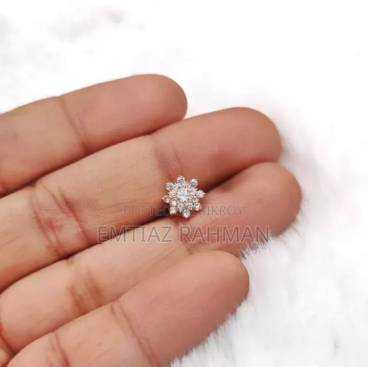 Gold Diamond Cut Nosepin