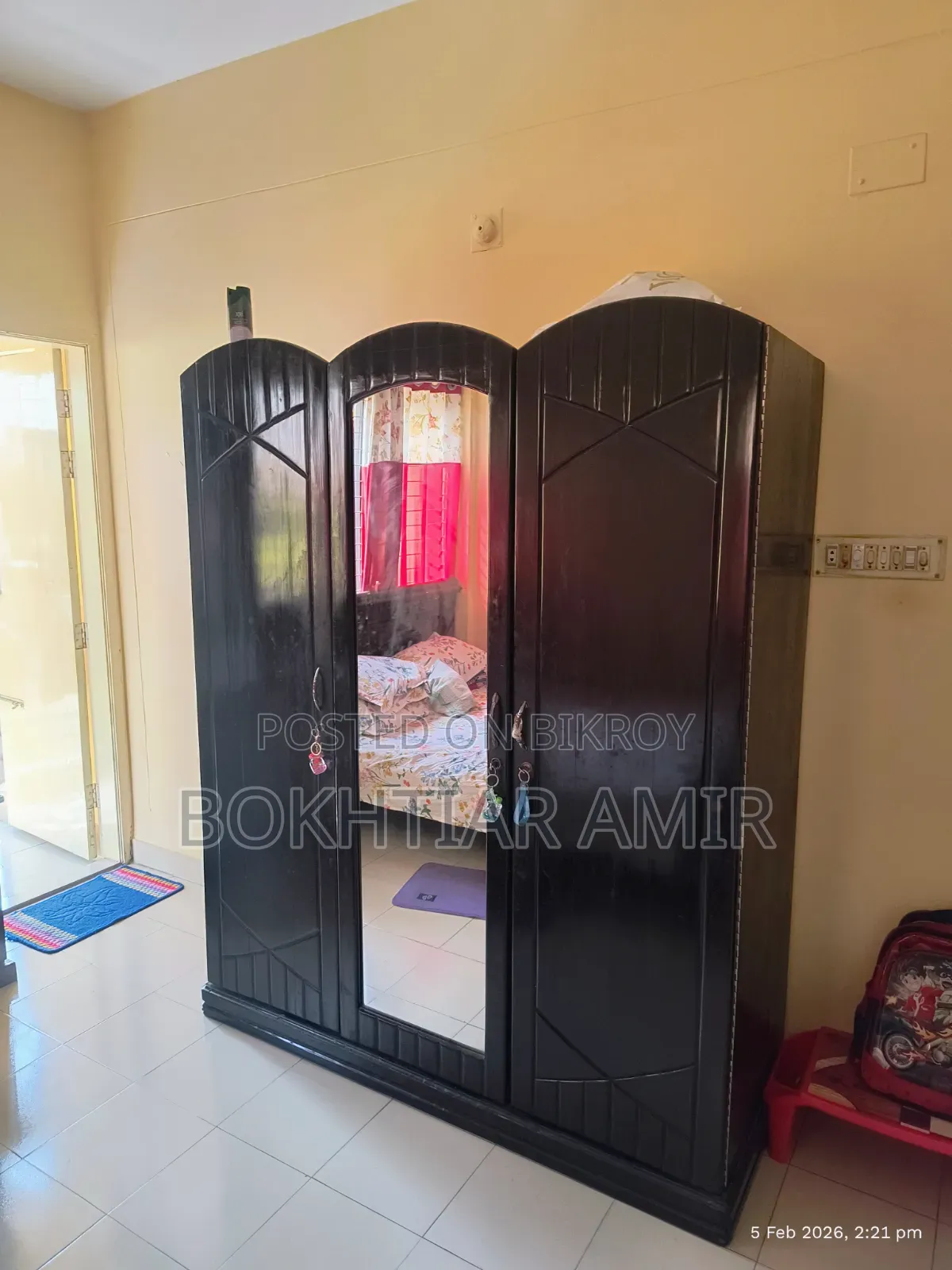 Gamari Wood 3-Door Almirah for Sale