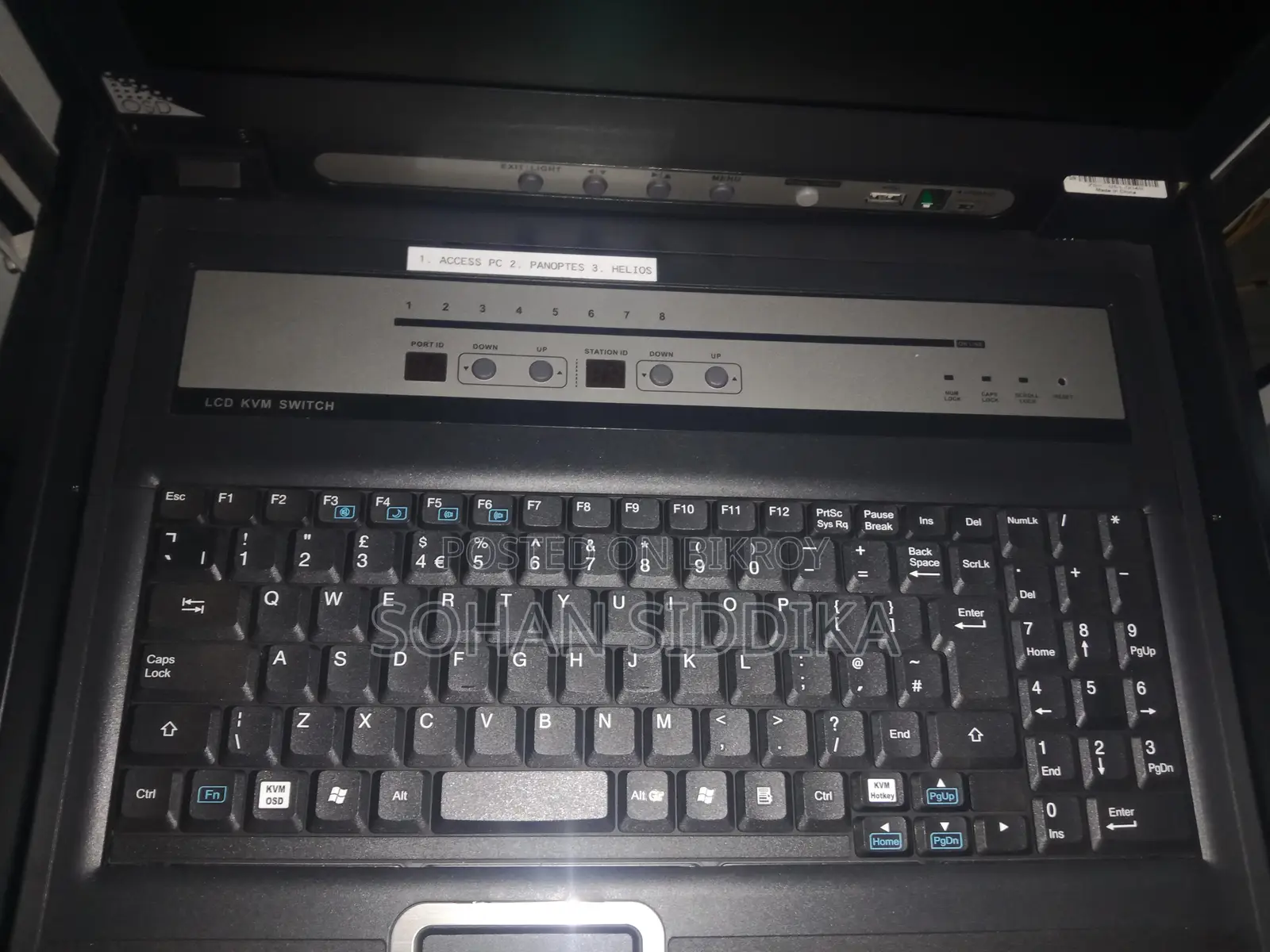Aten Cl5708m LCD KVM Switch (17" Lcd, 8-Port)