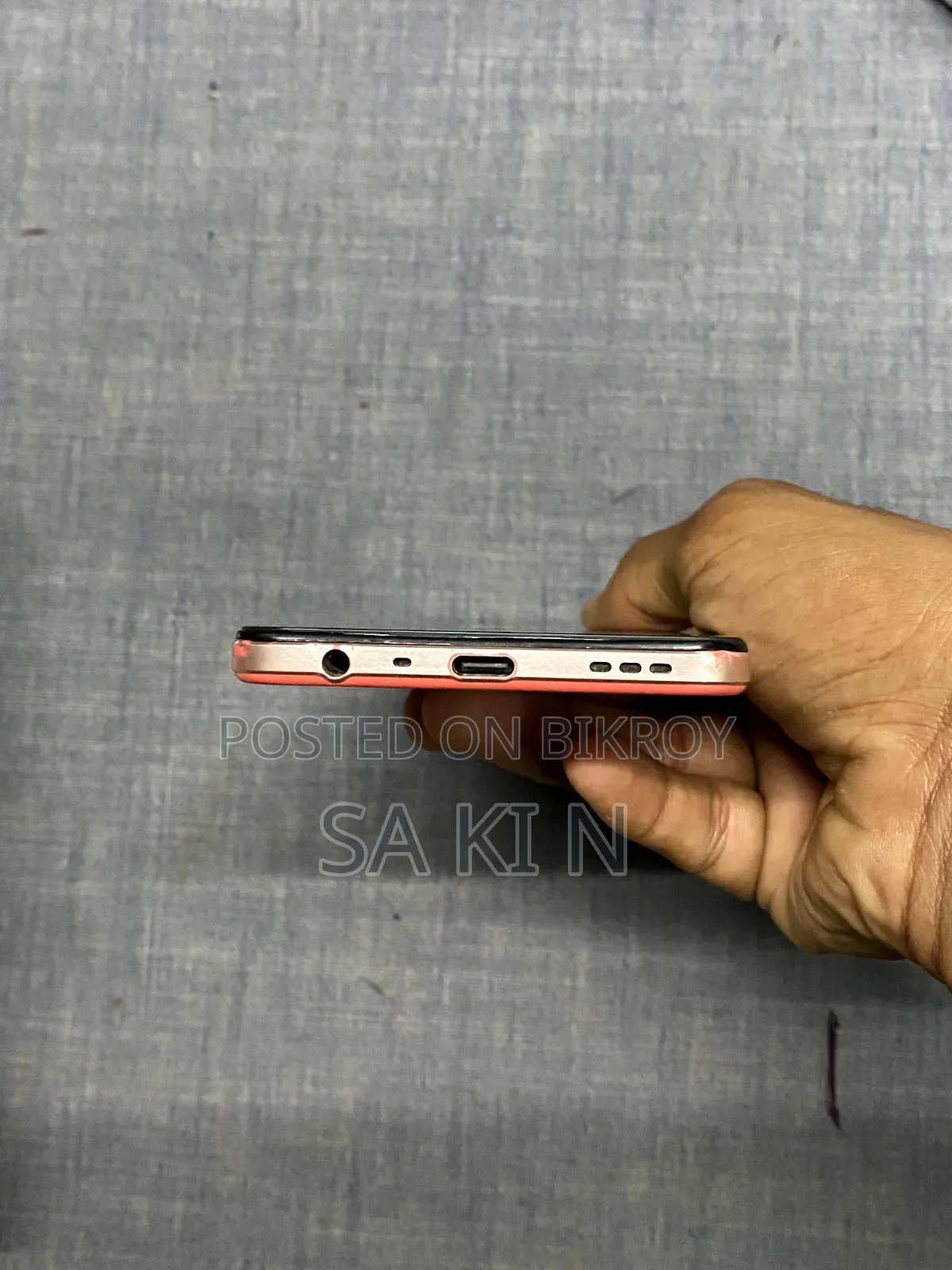 ওপ্পো এফ১৭ ১২৮ জিবি অরেঞ্জ
