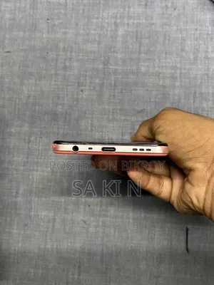 ওপ্পো এফ১৭ ১২৮ জিবি অরেঞ্জ