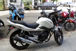 Suzuki GS 2016 White
