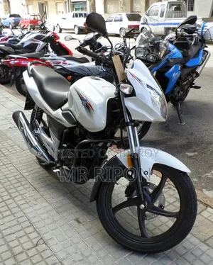 Suzuki GS 2016 White