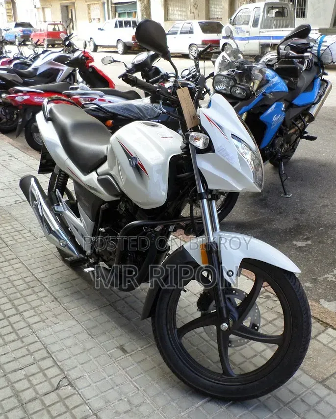 Suzuki GS 2016 White
