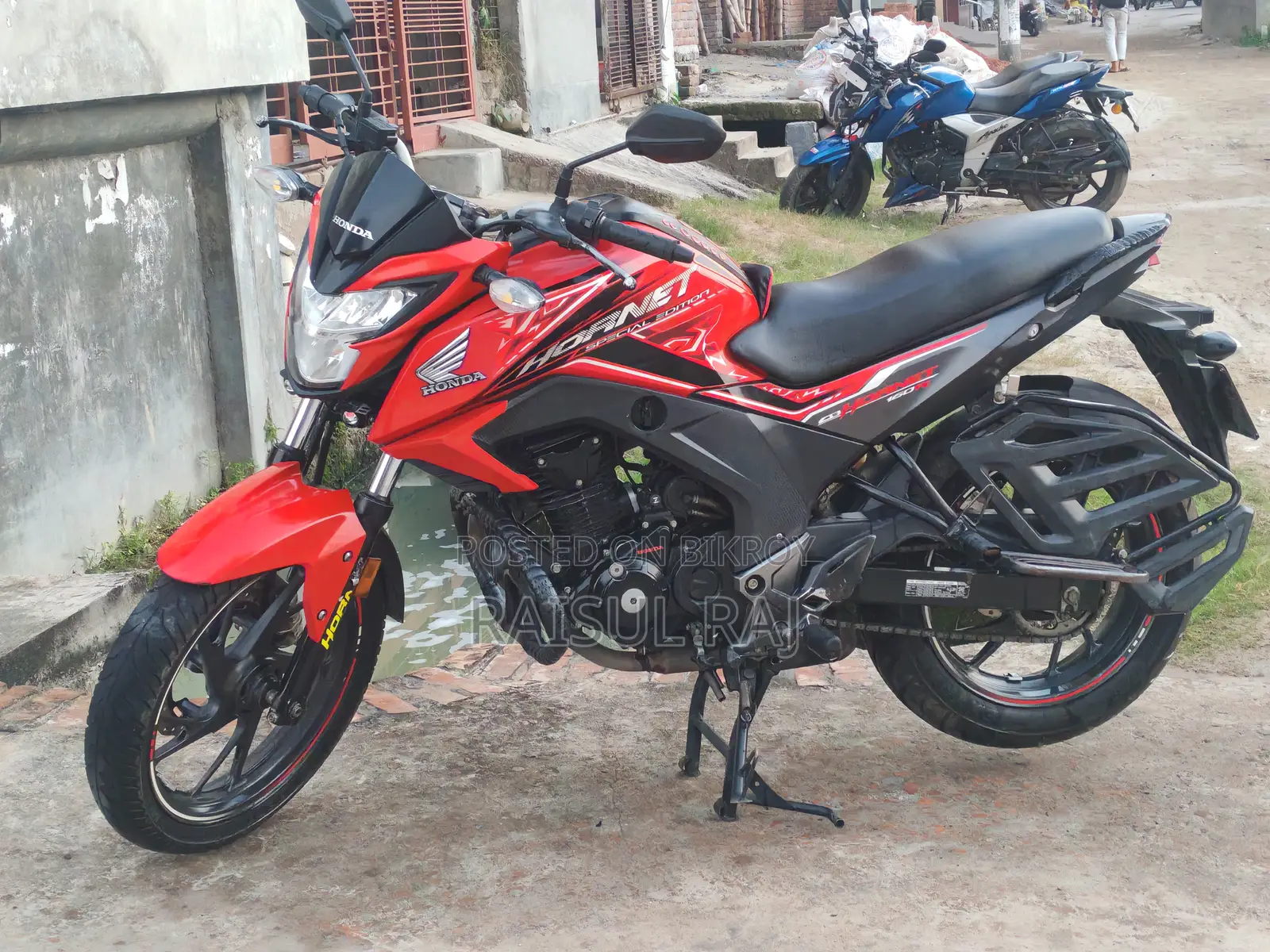 Honda Hornet 2023 Red