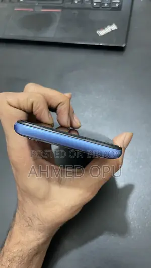 রিয়েলমি ৬ ১২৮ জিবি নীল