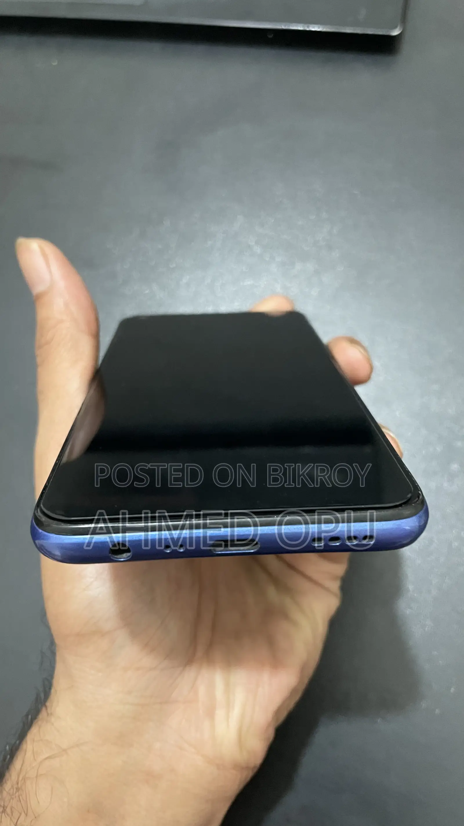 রিয়েলমি ৬ ১২৮ জিবি নীল