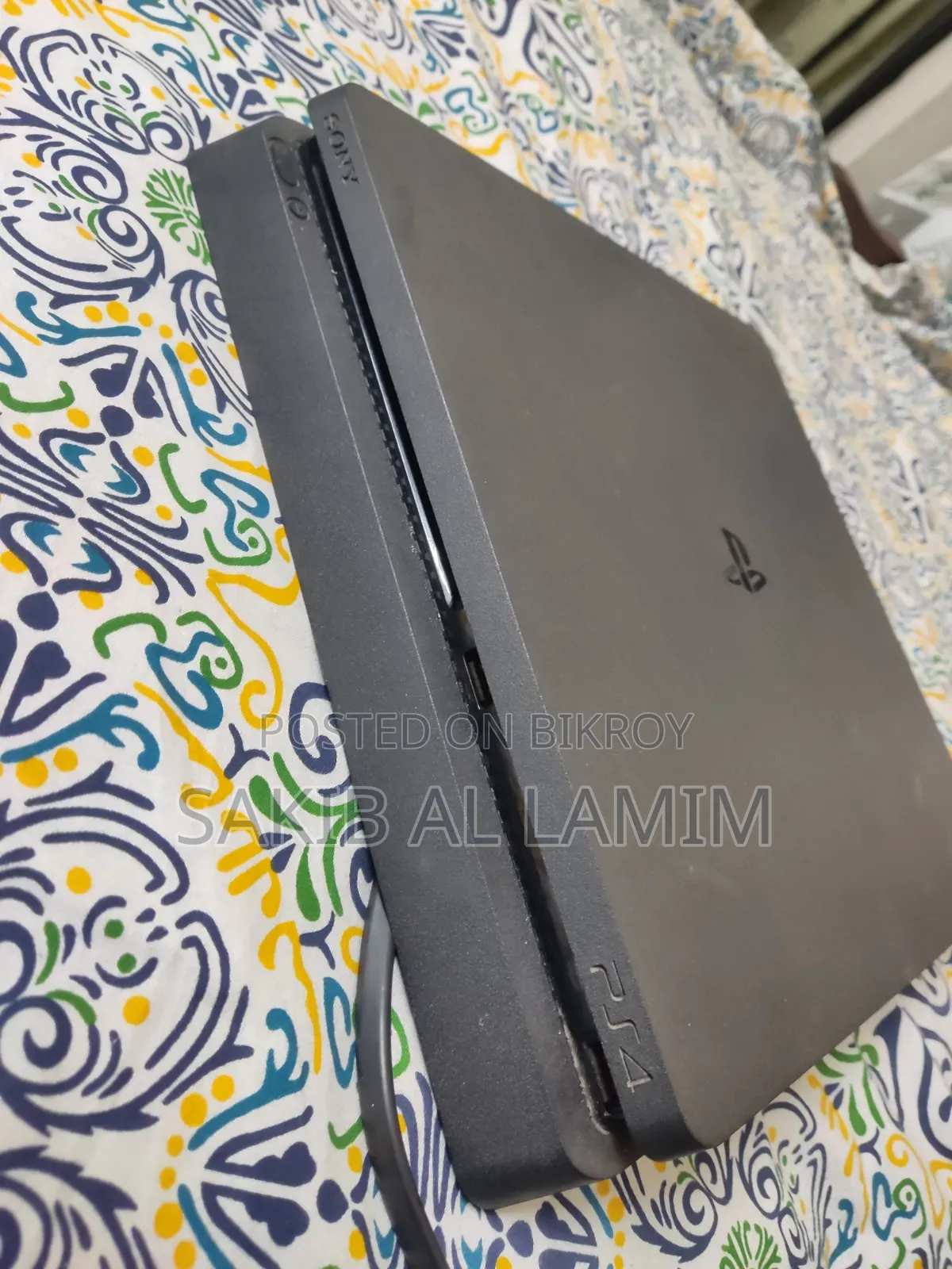 PS4 Slim 1TB Jailbroken