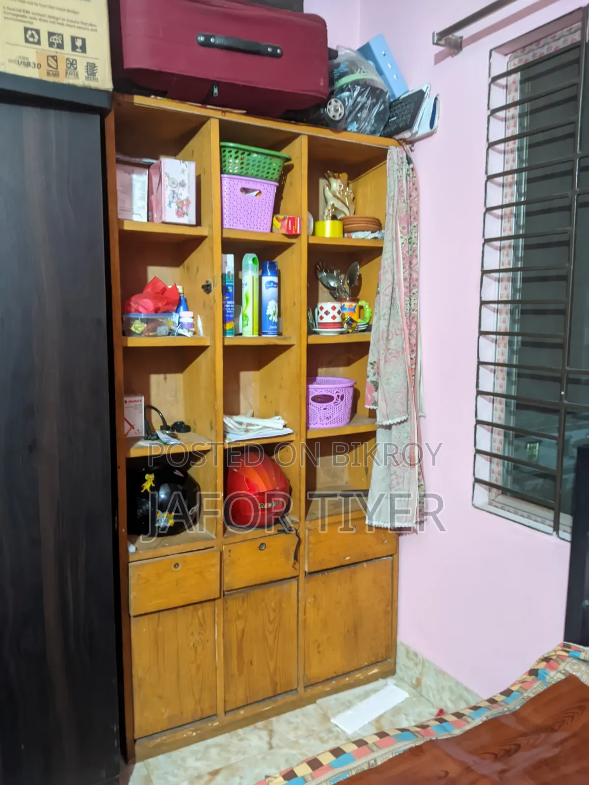Bookshelf/ Wardrobe