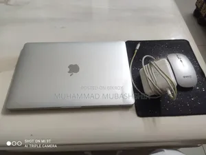 Laptop Apple MacBook 2019 8GB Intel Core I5 SSD 250GB