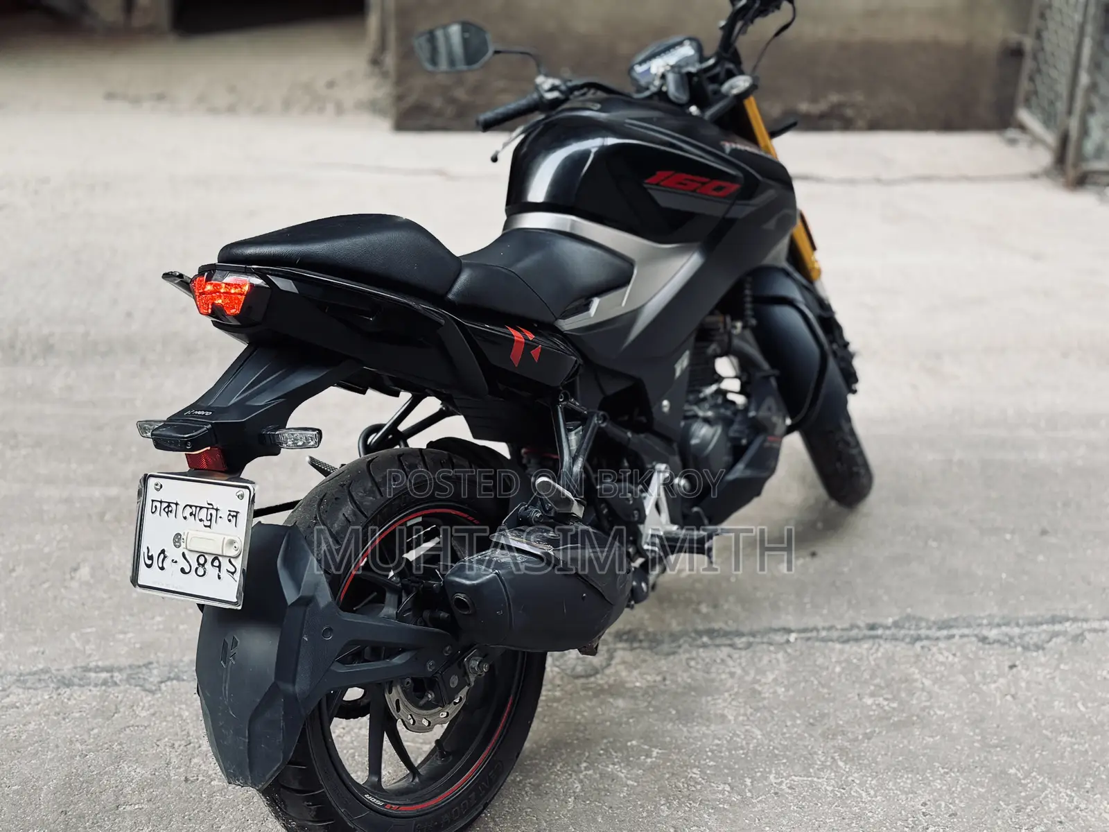 Hero Thriller 160R 4V 2024 Black