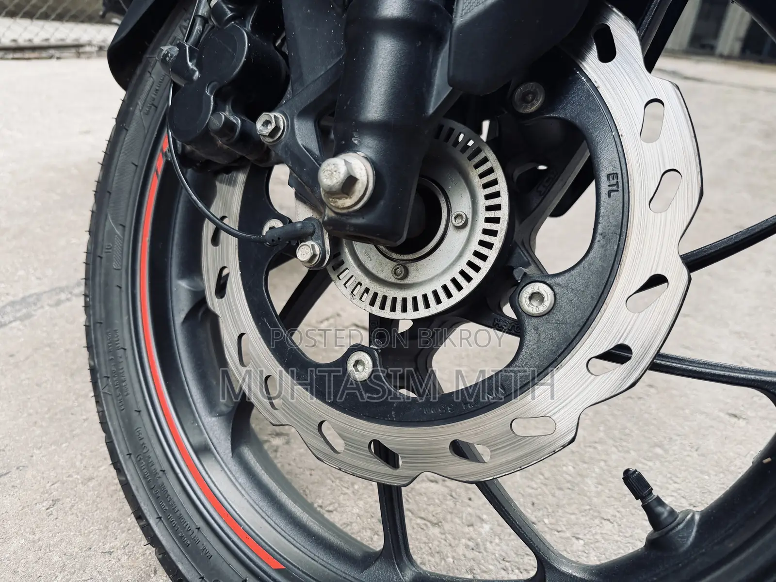 Hero Thriller 160R 4V 2024 Black