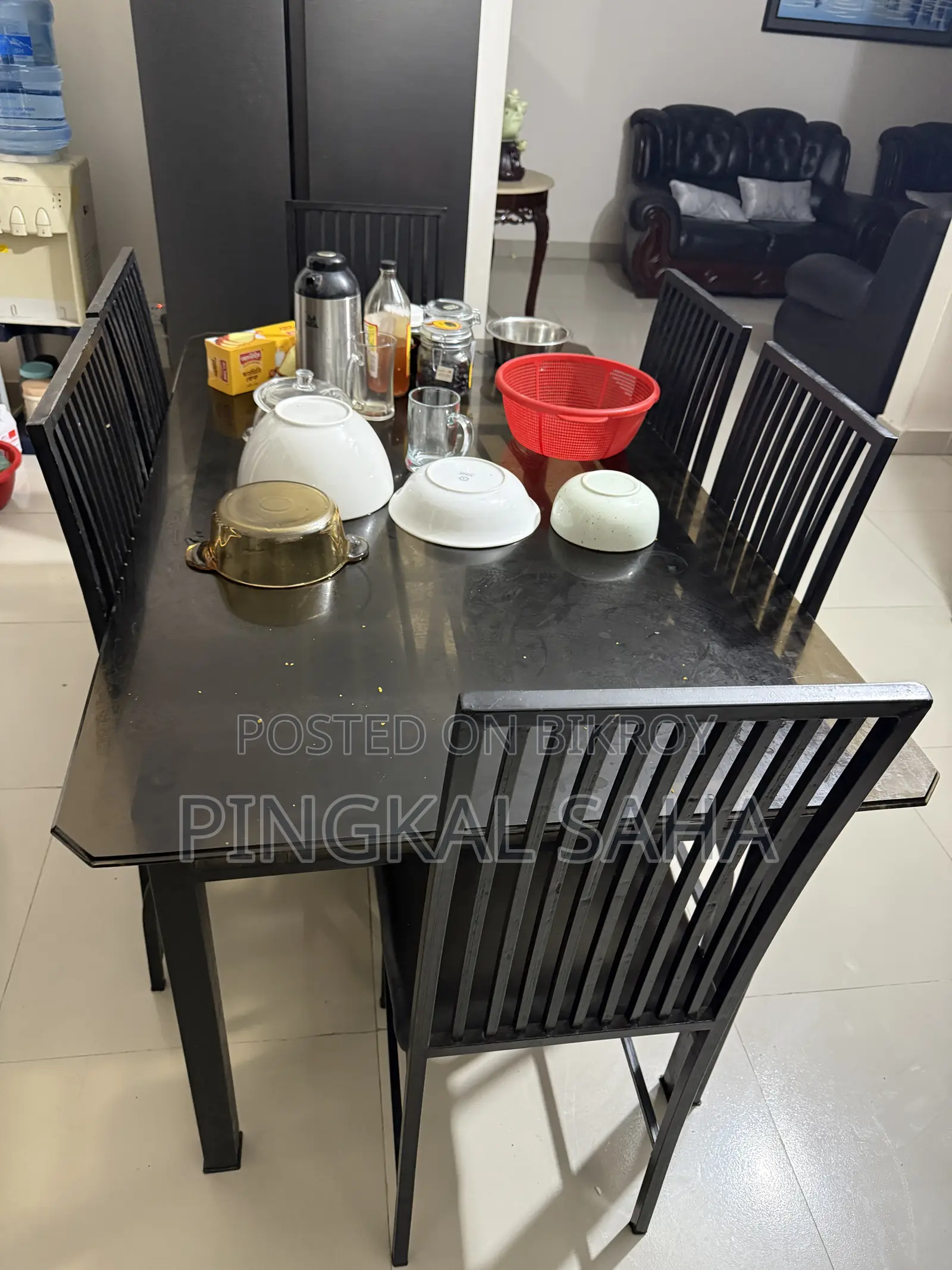 ডাইনিং টেবিল ছয়টি চেয়ারসহ (মেটাল)