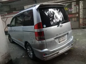 টয়োটা নোয়াহ ২০০৪ সিলভার