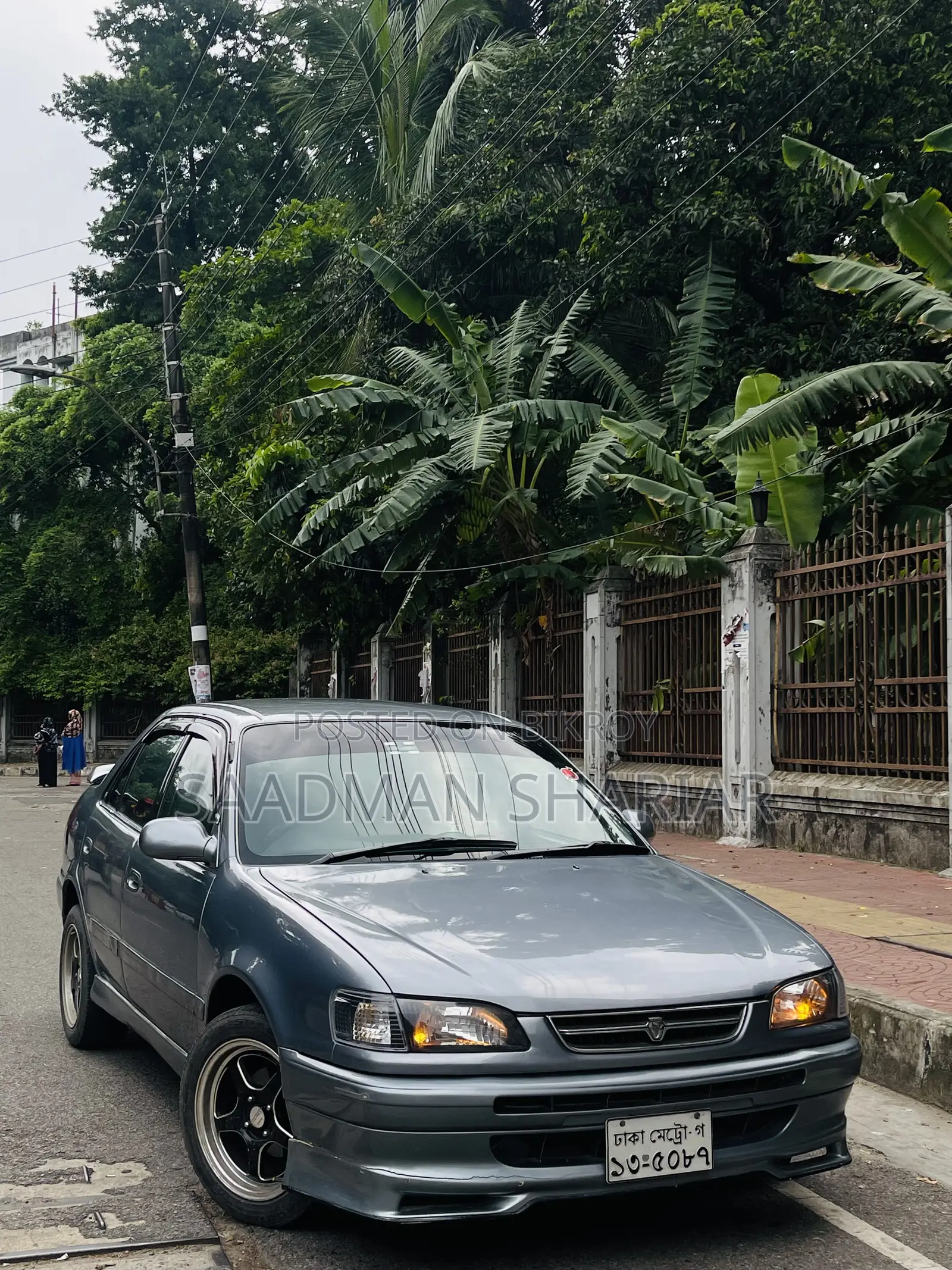Toyota Corolla 1.3 Sedan 1996 Gray