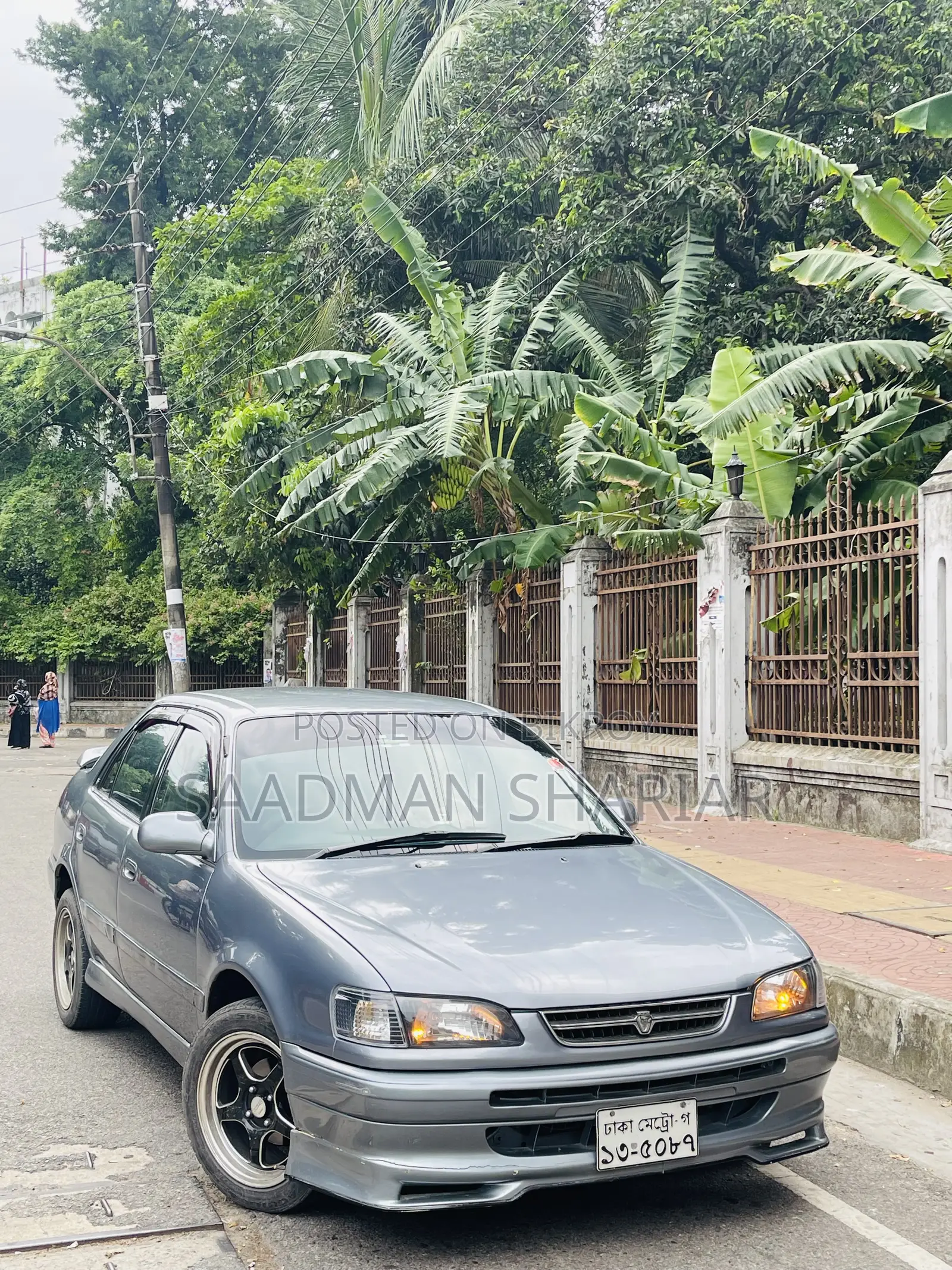 Toyota Corolla 1.3 Sedan 1996 Gray