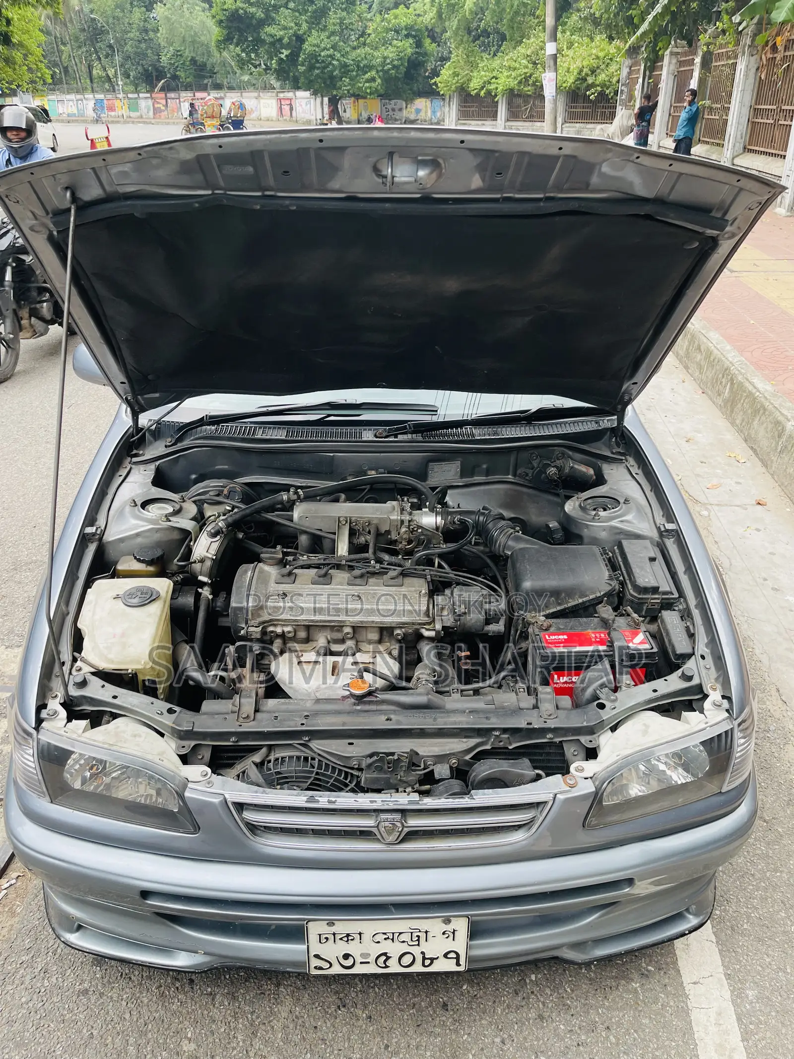 Toyota Corolla 1.3 Sedan 1996 Gray