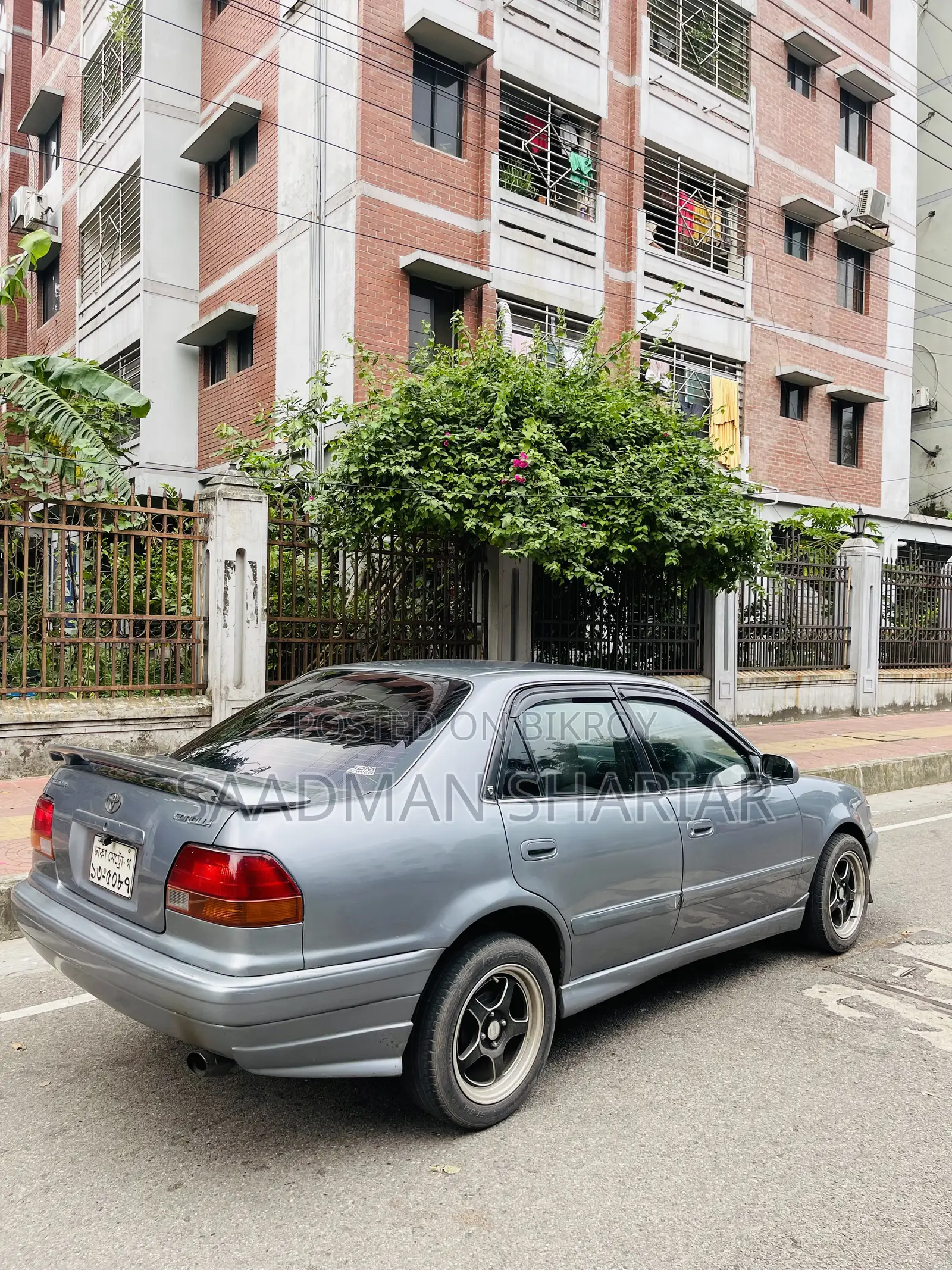 Toyota Corolla 1.3 Sedan 1996 Gray