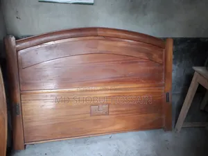 একটি খাট বিক্রয় হবে