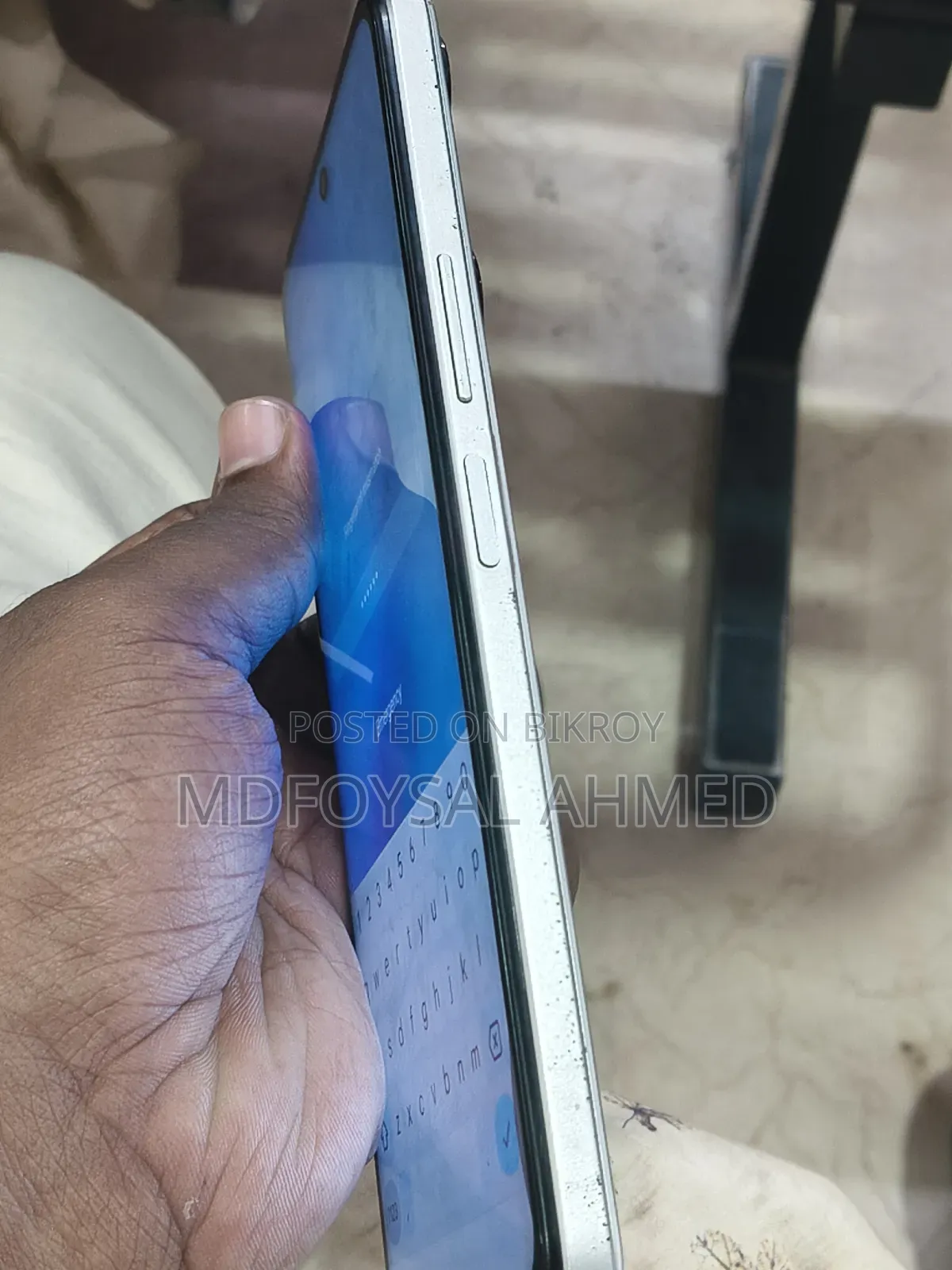 ইনফিনিক্স হট ২০ ১২৮ জিবি হোয়াইট