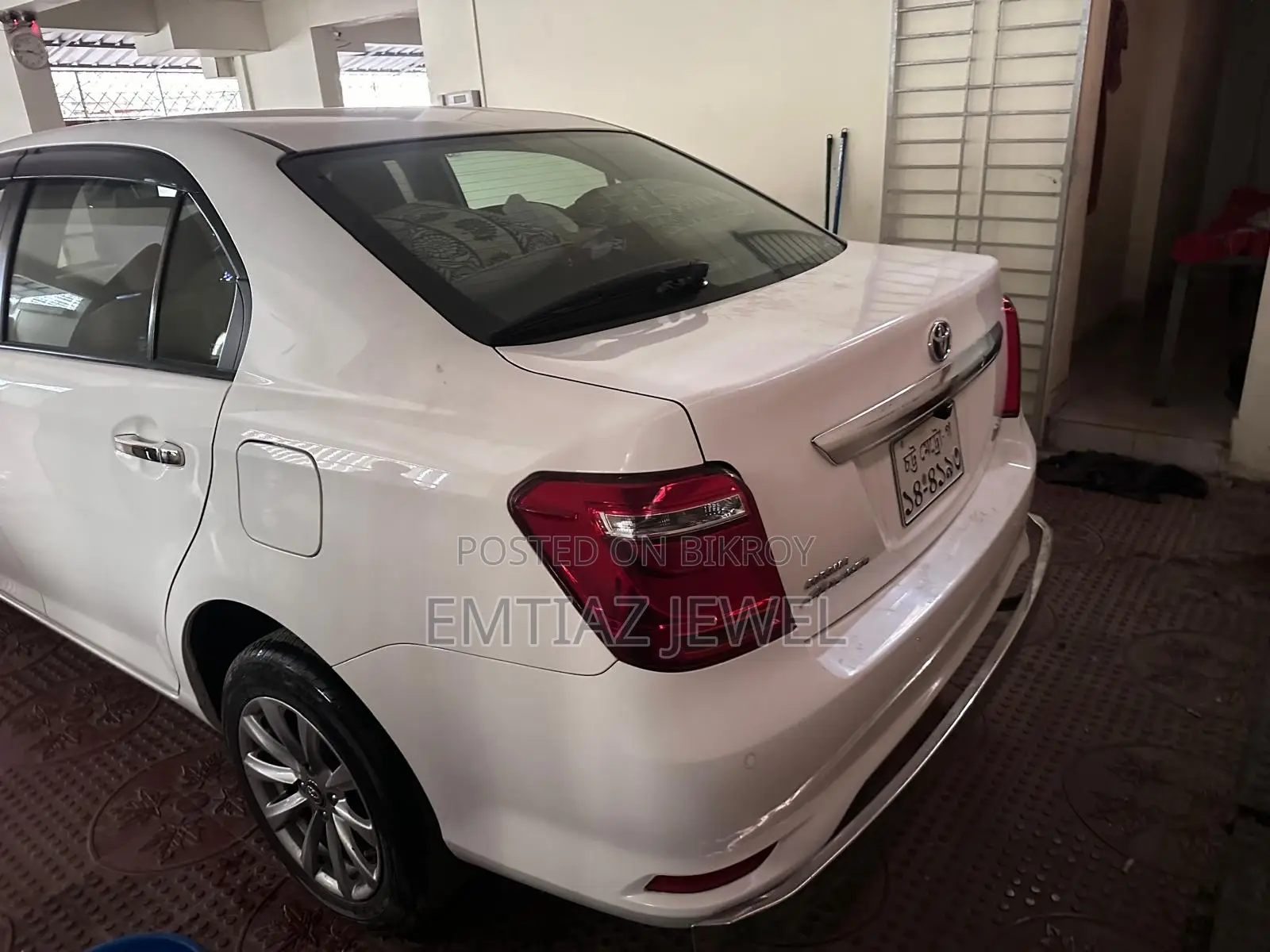 Toyota Axio 1.5 Hybrid 2-Wheel Drive 2018 White