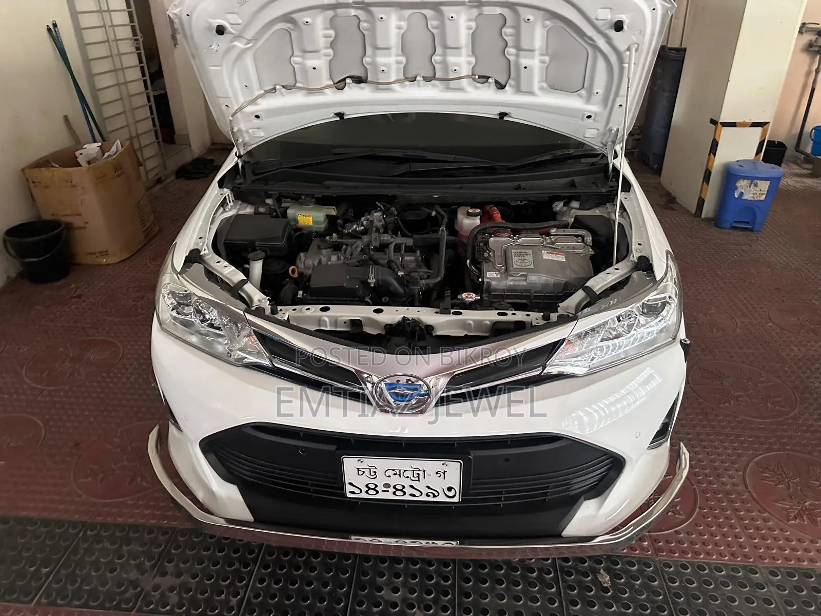 Toyota Axio 1.5 Hybrid 2-Wheel Drive 2018 White
