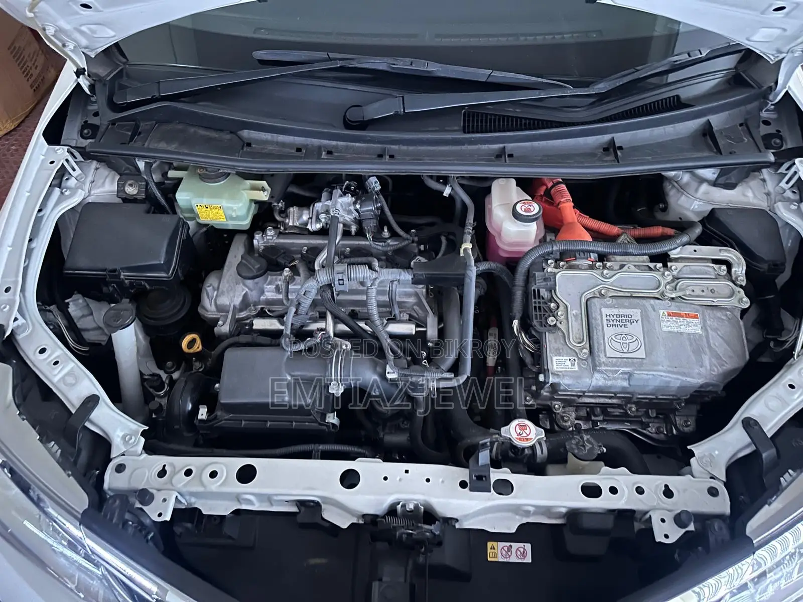 Toyota Axio 1.5 Hybrid 2-Wheel Drive 2018 White