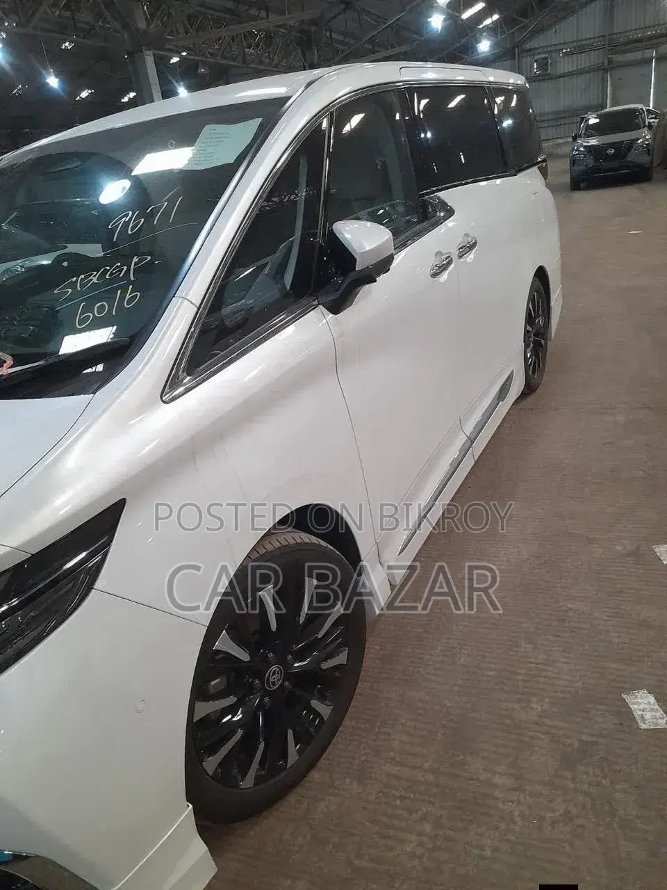 Toyota Alphard 2023 Pearl