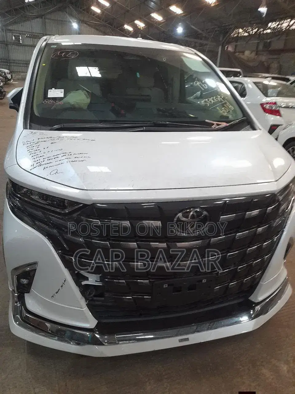Toyota Alphard 2023 Pearl