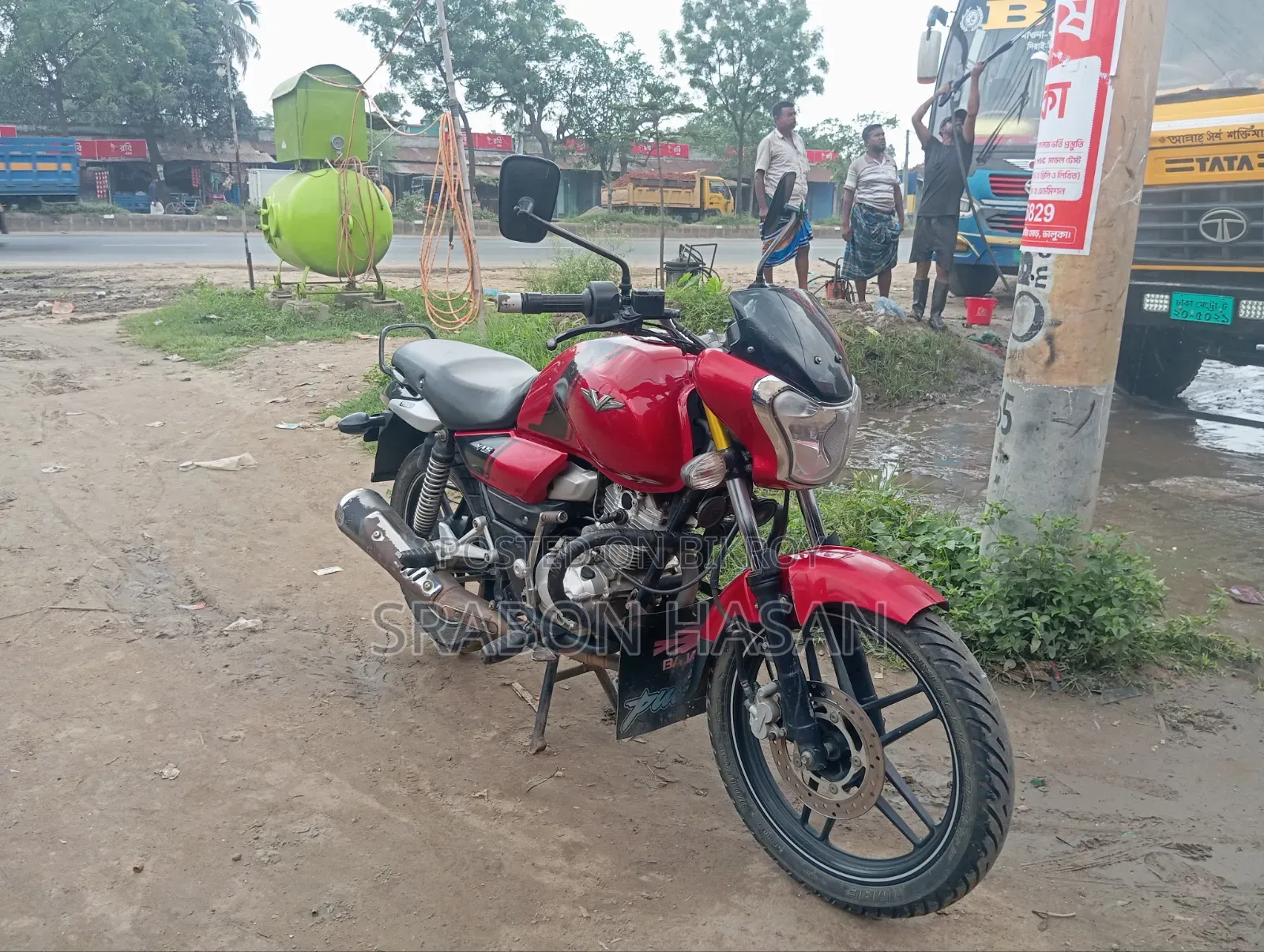 Bajaj V15 2017 Red