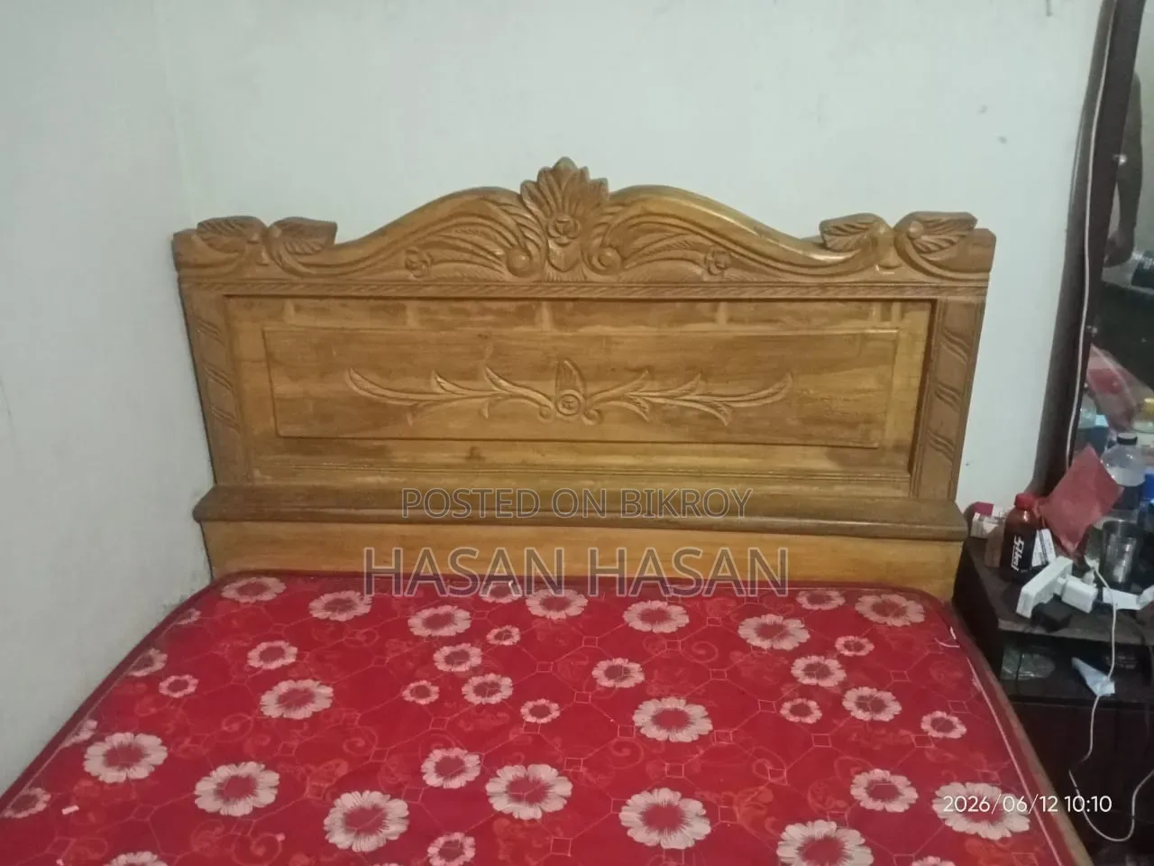 5/7 feet Teak wood bed, very sturdy, you can check it thoroughly.