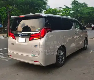 টয়োটা আলফার্ড ২০২১