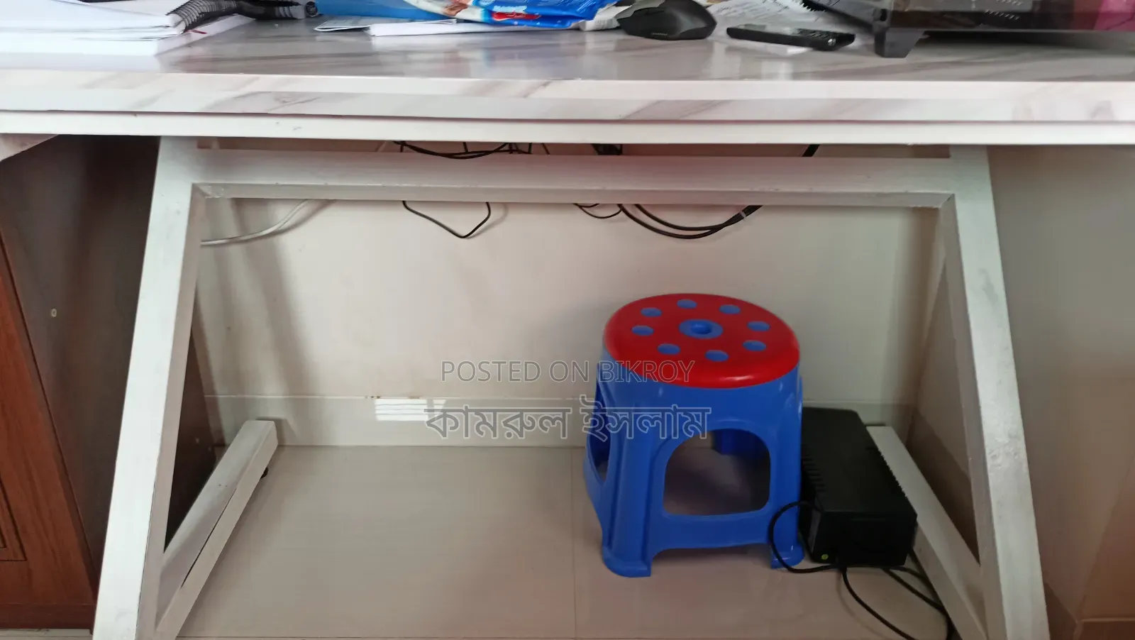 Striker Protected Reading or Computer Table