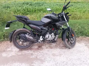 হিরো এক্সট্রিম ১২৫আর ২০২৫ ব্ল্যাক