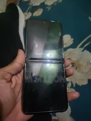 Samsung Galaxy Z Flip4 256 GB Black