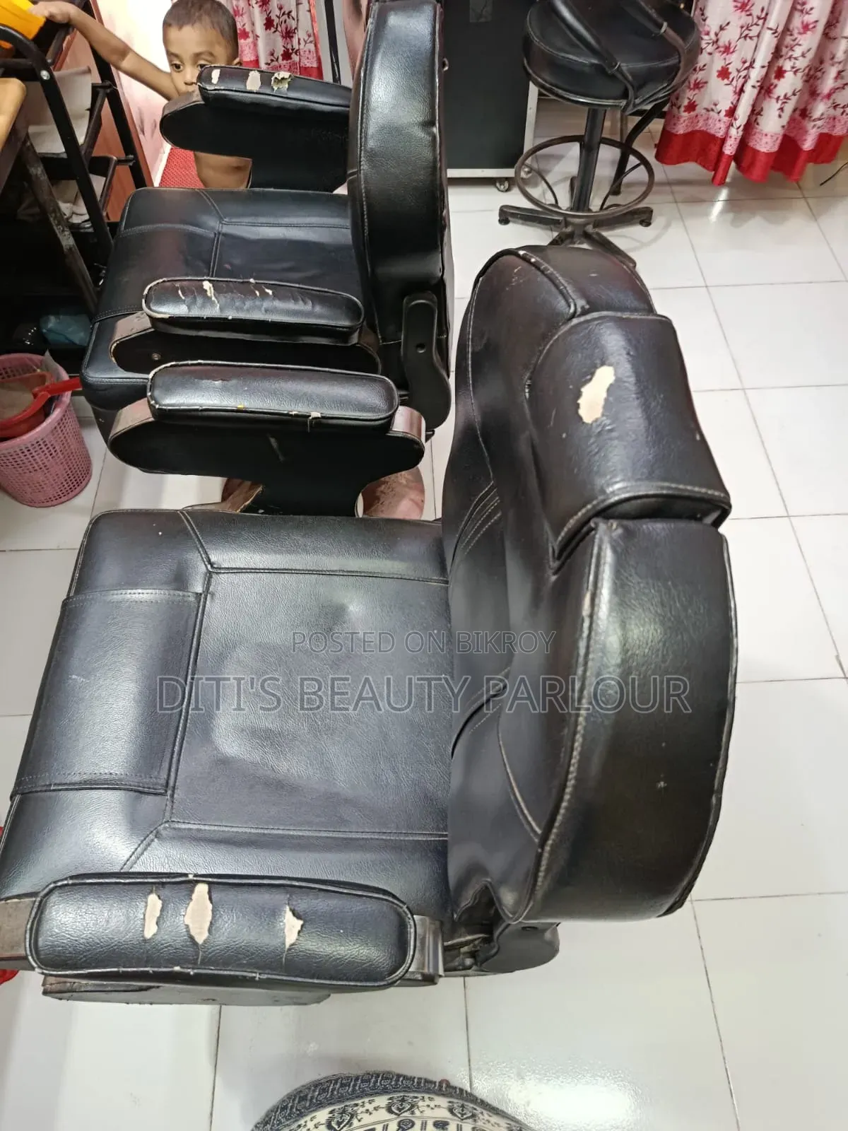 Used Parlour/Salon Chairs for Sale
