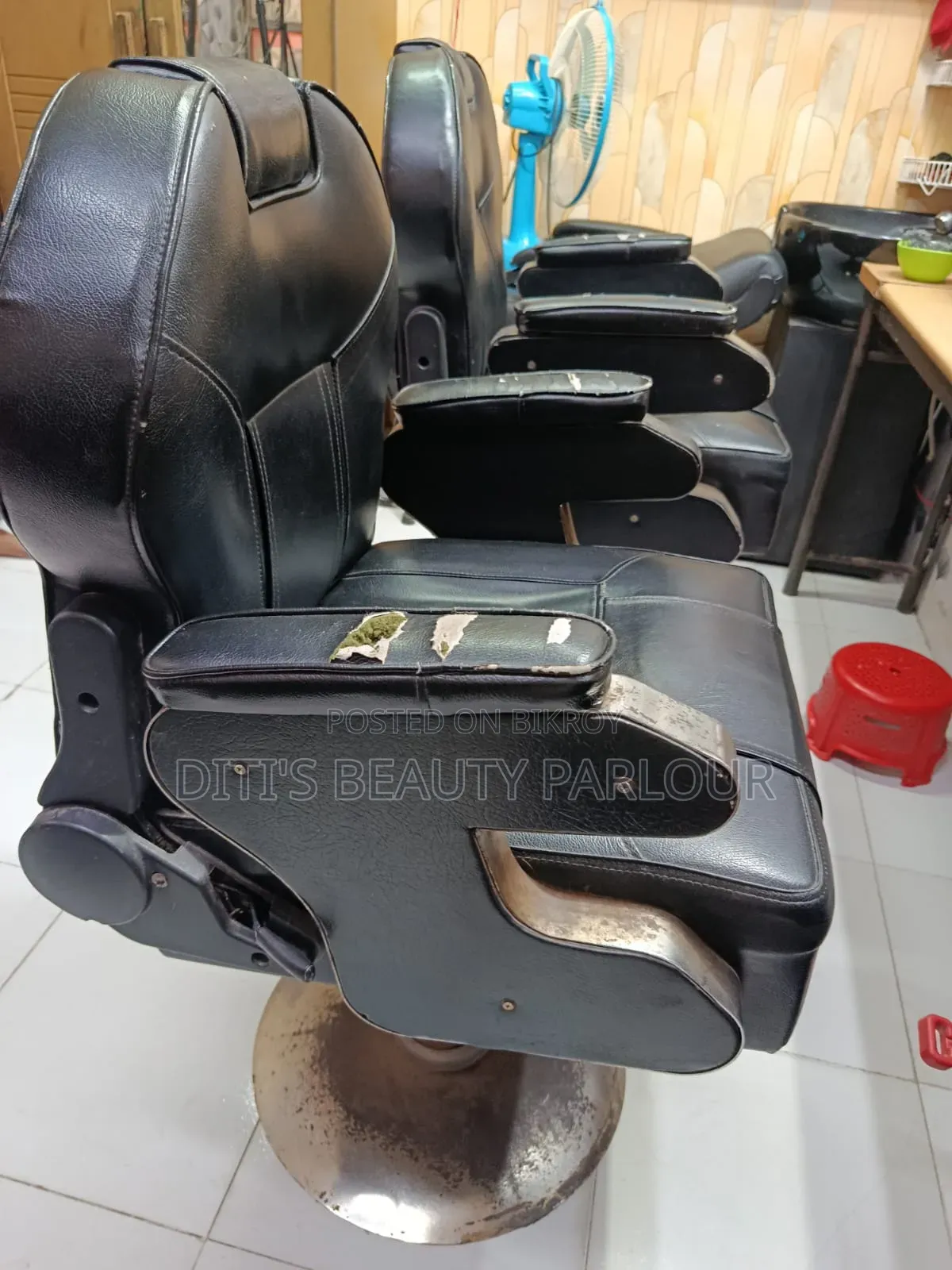 Used Parlour/Salon Chairs for Sale