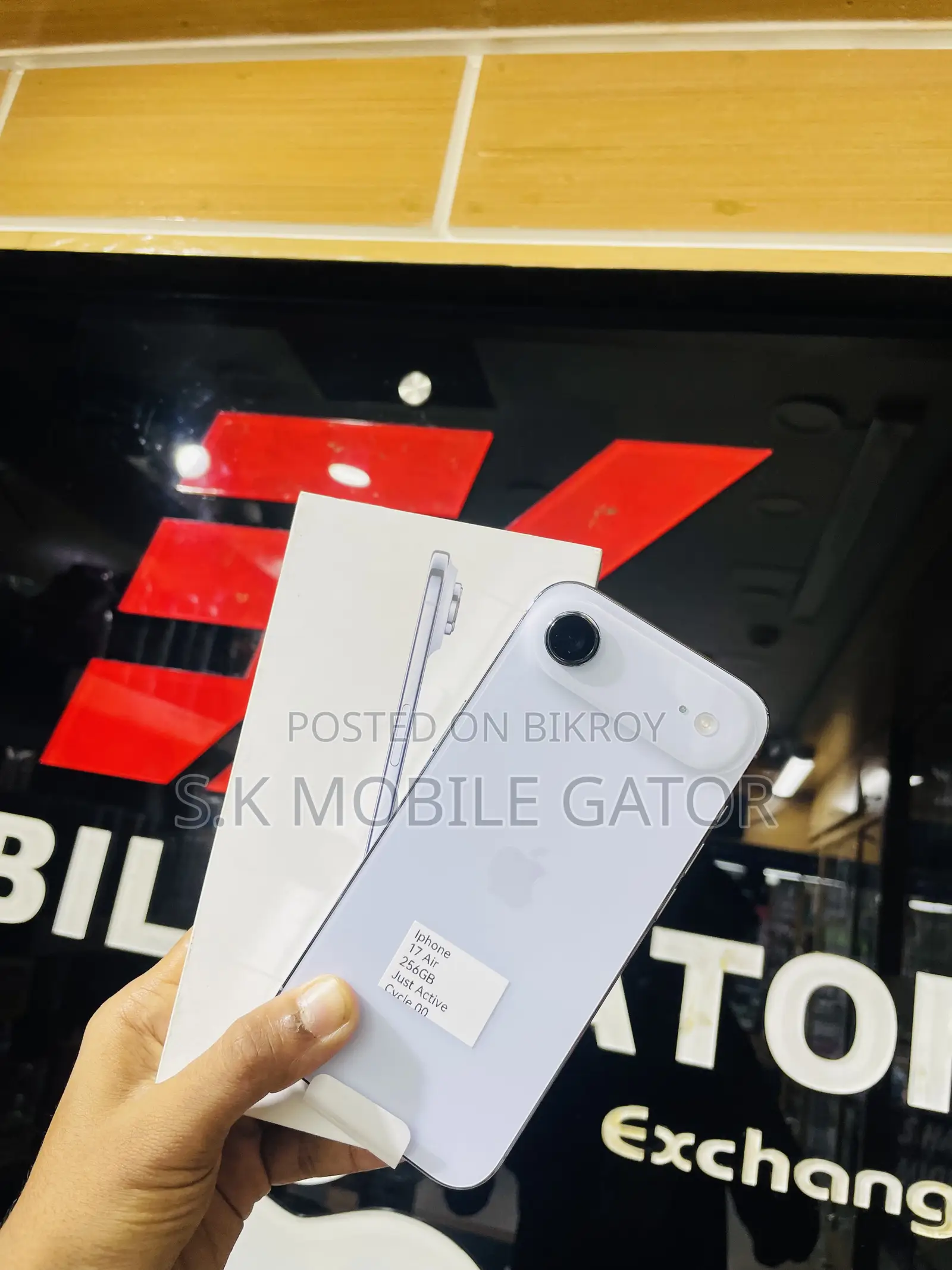 New Apple iPhone 17e 256 GB Blue