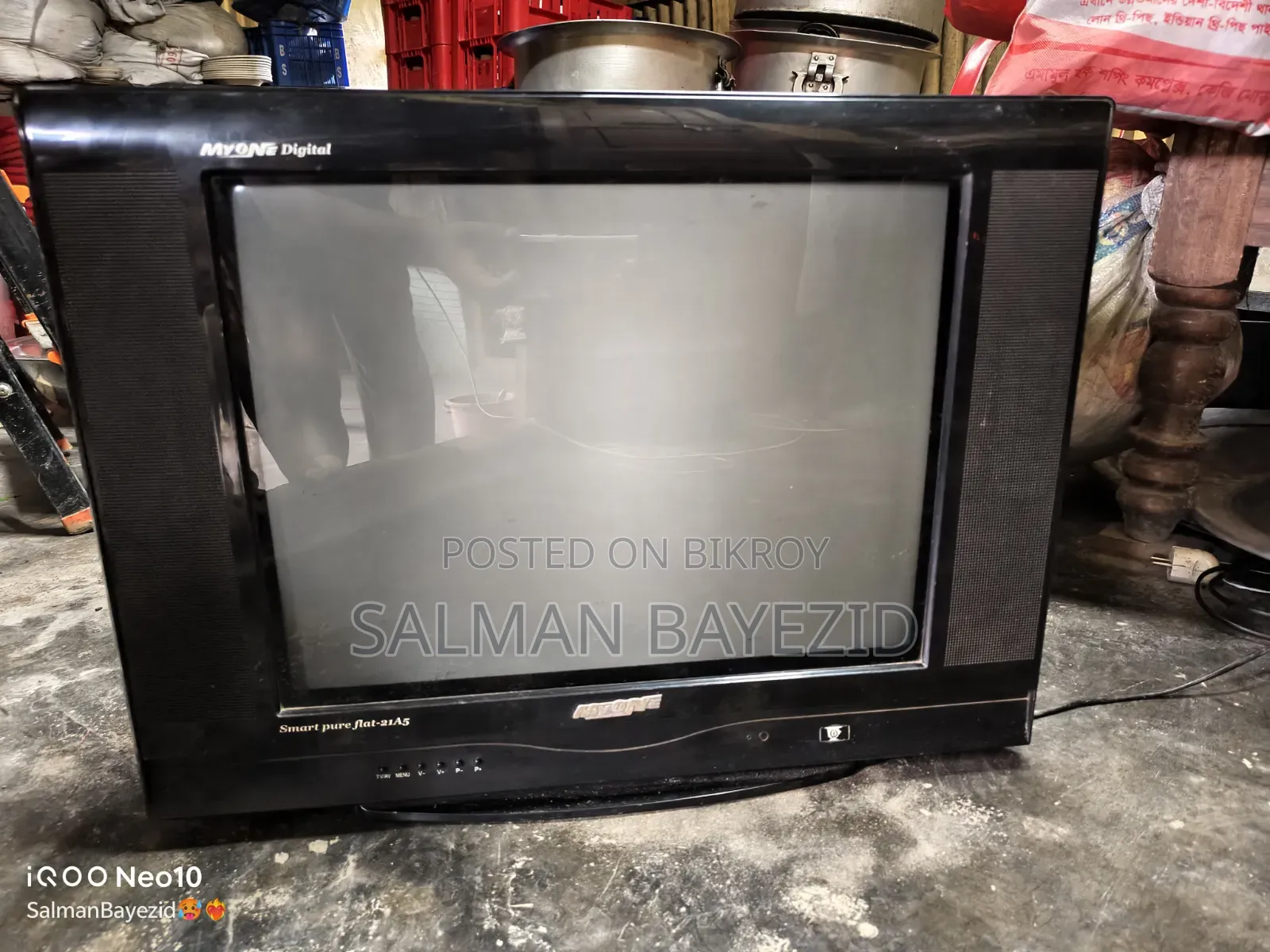 Myone 21-inch Flat TV