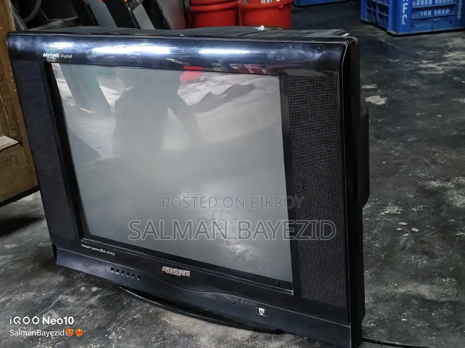 Myone 21-inch Flat TV
