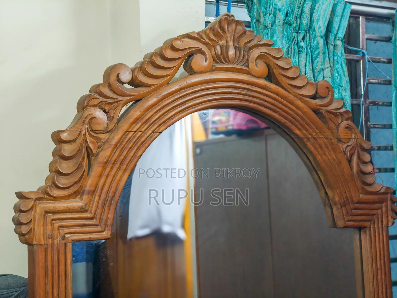 ড্রেসিং টেবিল