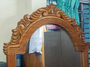 ড্রেসিং টেবিল