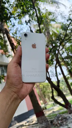 Apple iPhone XR 64 GB White