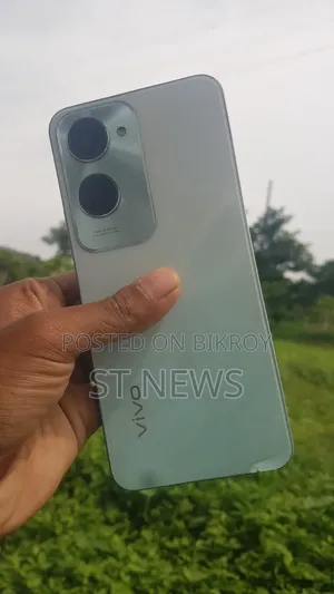 Vivo Y18 128 GB Silver