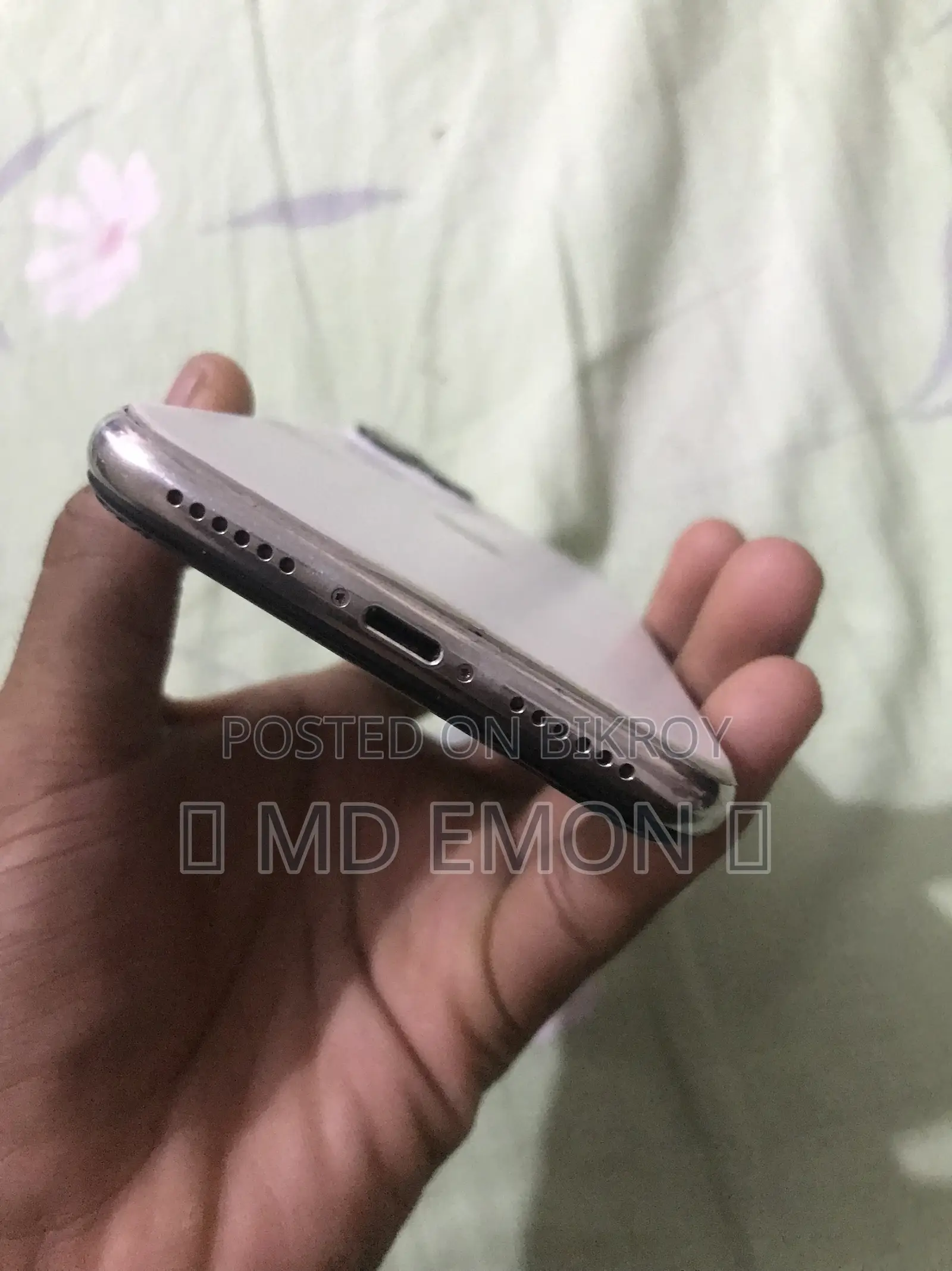 অ্যাপল আইফোন এক্স ২৫৬ জিবি সাদা
