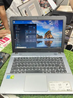 Laptop Asus 4GB HDD+SSD 1T