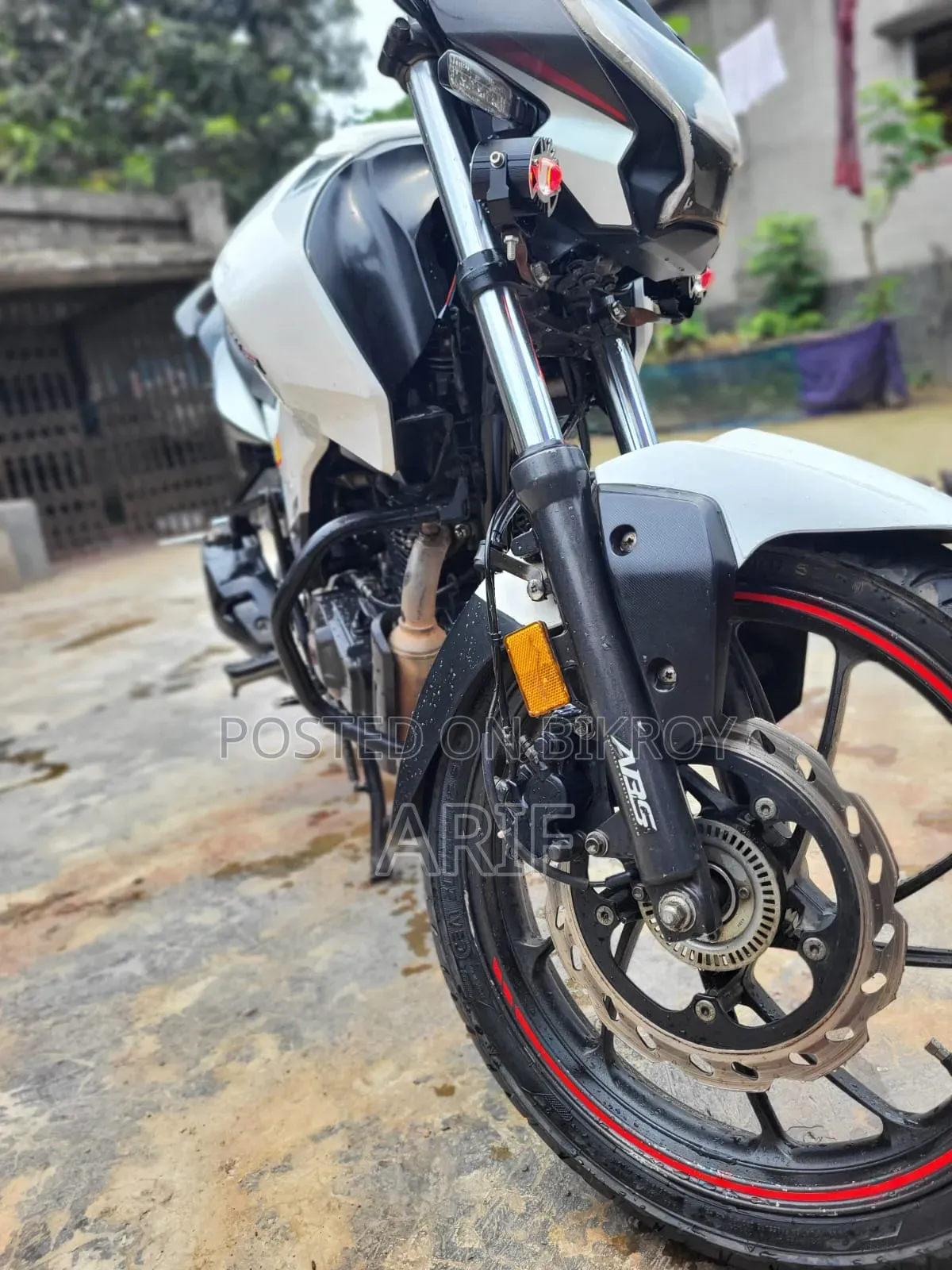 Hero Thriller 160R 2022 White